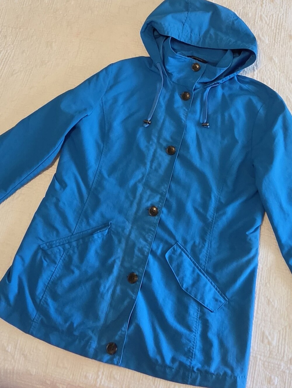 Lands' End Women's Hooded Rain Jacket, Size Medium